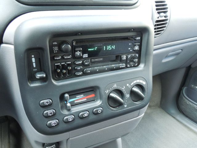 Dodge Grand Caravan 2000 photo 28