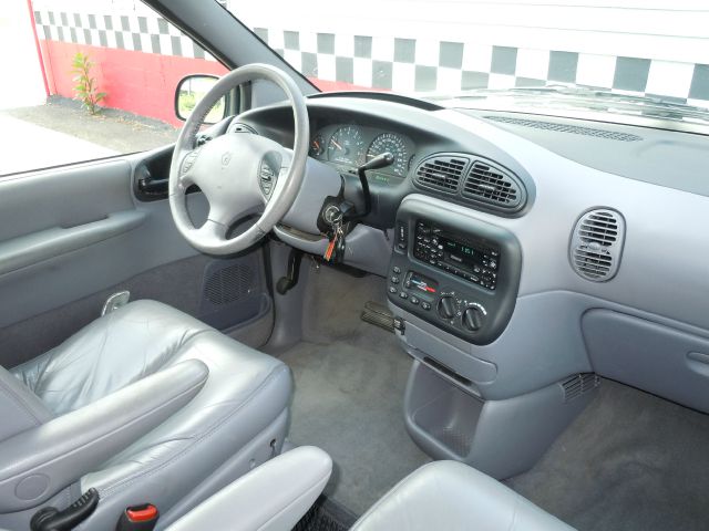 Dodge Grand Caravan 2000 photo 29