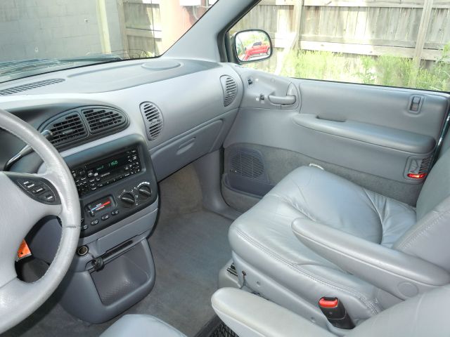 Dodge Grand Caravan 2000 photo 30