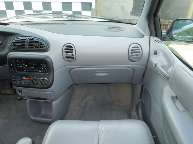 Dodge Grand Caravan 2000 photo 31