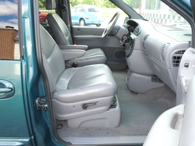 Dodge Grand Caravan 2000 photo 35