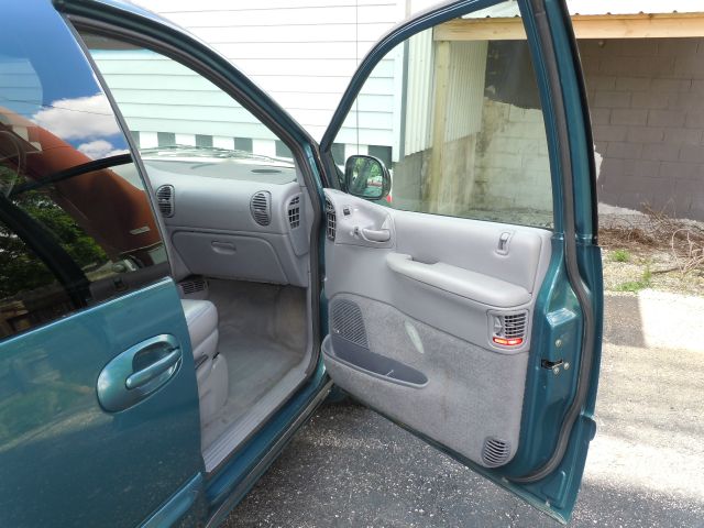 Dodge Grand Caravan 2000 photo 36