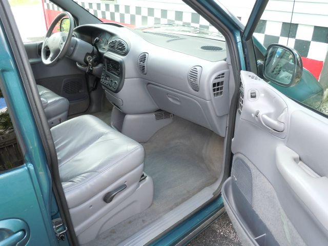 Dodge Grand Caravan 2000 photo 37