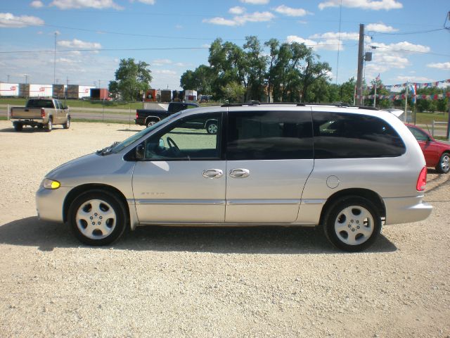 Dodge Grand Caravan 2000 photo 2