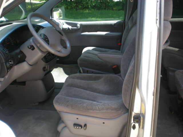 Dodge Grand Caravan 2000 photo 9