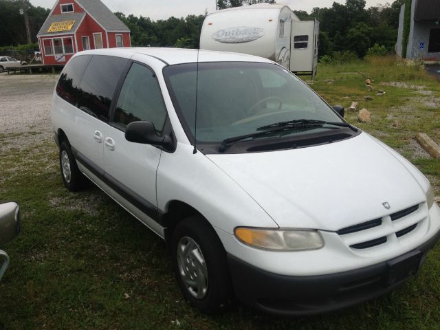 Dodge Grand Caravan 2000 photo 2