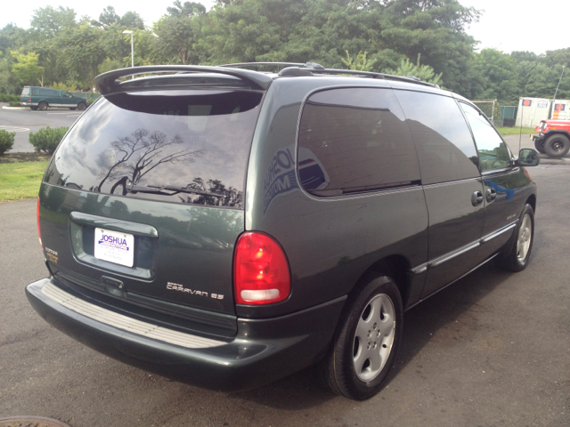 Dodge Grand Caravan 2000 photo 1