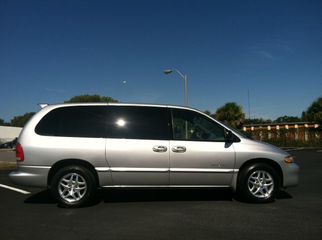 Dodge Grand Caravan 2000 photo 3