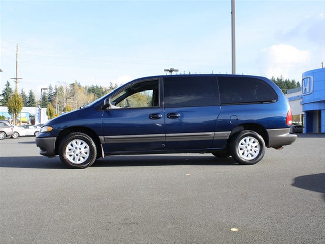 Dodge Grand Caravan 2000 photo 1