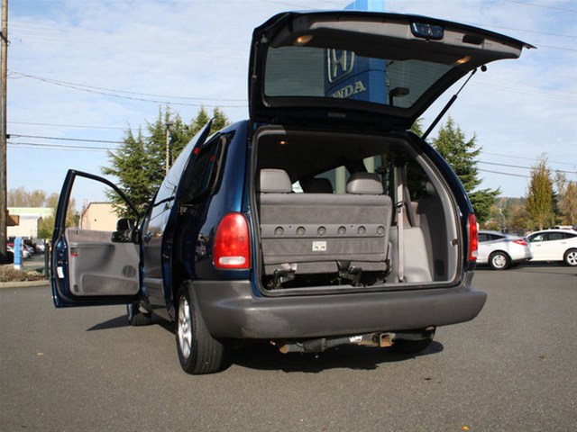 Dodge Grand Caravan 2000 photo 4