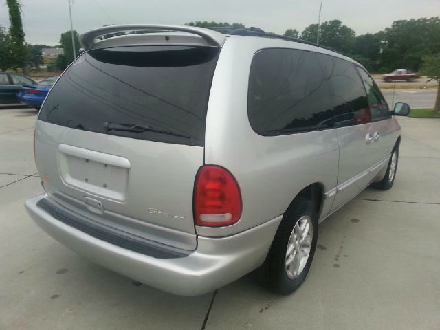 Dodge Grand Caravan 2000 photo 1