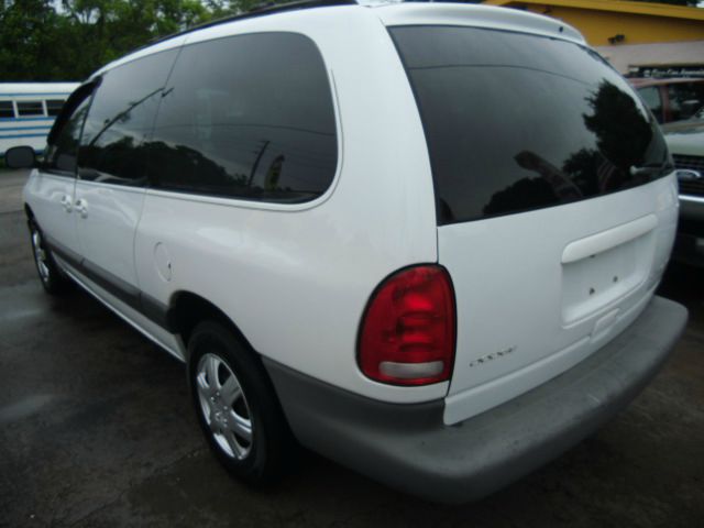 Dodge Grand Caravan 2000 photo 1