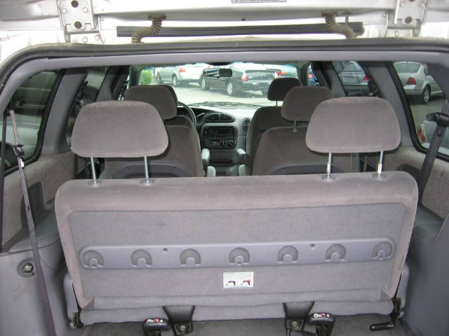 Dodge Grand Caravan 2000 photo 2