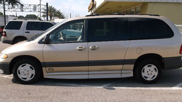 Dodge Grand Caravan 2000 photo 1