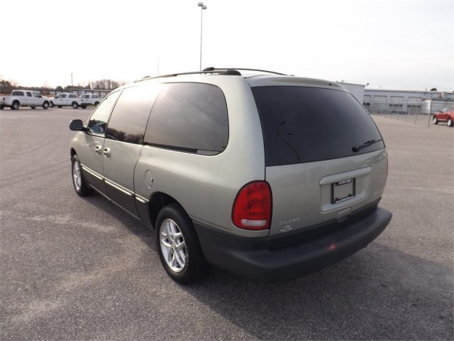 Dodge Grand Caravan 2000 photo 2