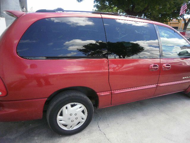 Dodge Grand Caravan 2000 photo 1