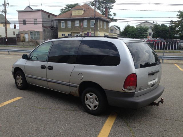 Dodge Grand Caravan 2000 photo 1