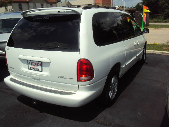 Dodge Grand Caravan 2000 photo 2