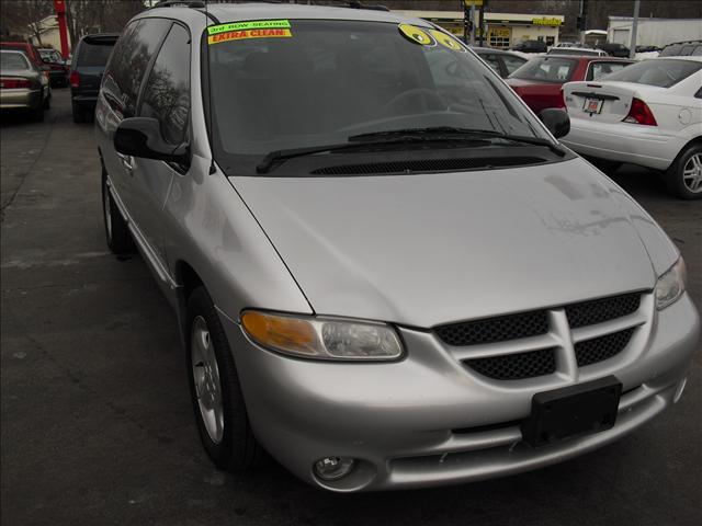 Dodge Grand Caravan 2000 photo 2