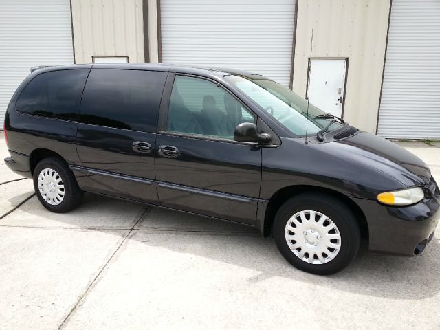 Dodge Grand Caravan 2000 photo 2