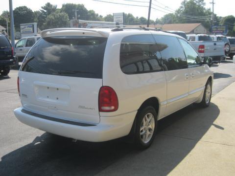 Dodge Grand Caravan 2000 photo 2