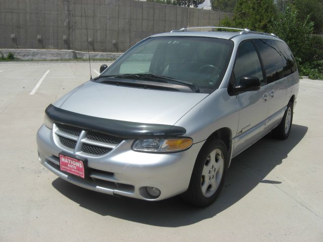 Dodge Grand Caravan 2000 photo 2