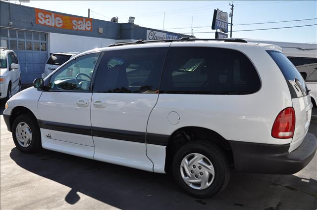 Dodge Grand Caravan 2000 photo 1