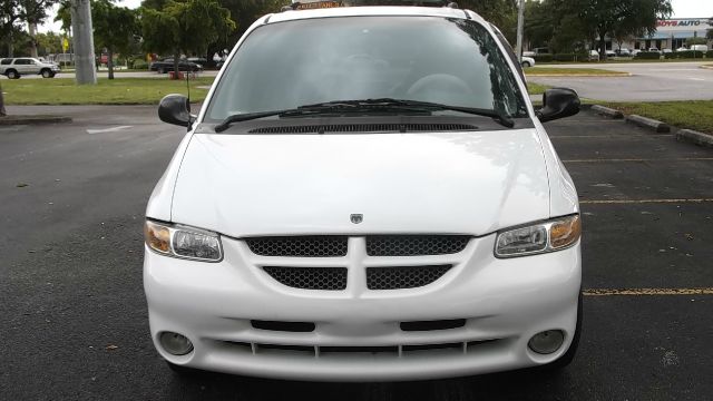 Dodge Grand Caravan 2000 photo 1