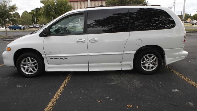 Dodge Grand Caravan 2000 photo 4