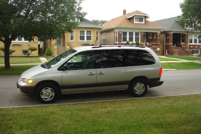 Dodge Grand Caravan 2000 photo 3