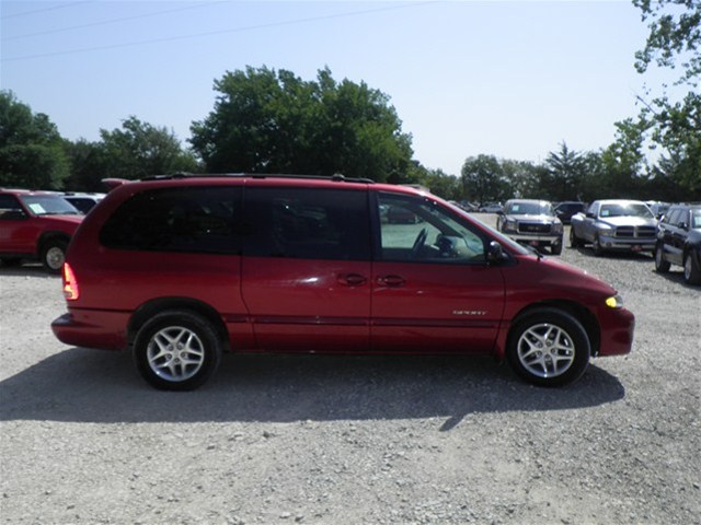 Dodge Grand Caravan 2000 photo 2