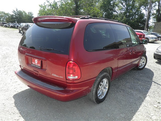 Dodge Grand Caravan 2000 photo 3