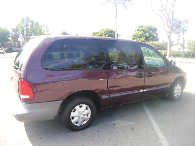 Dodge Grand Caravan 2000 photo 2