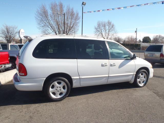 Dodge Grand Caravan 2000 photo 1