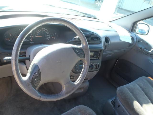 Dodge Grand Caravan 2000 photo 2