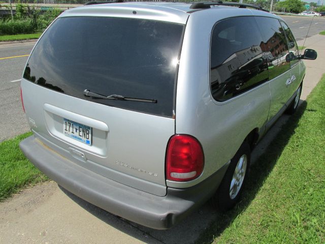 Dodge Grand Caravan 2000 photo 2