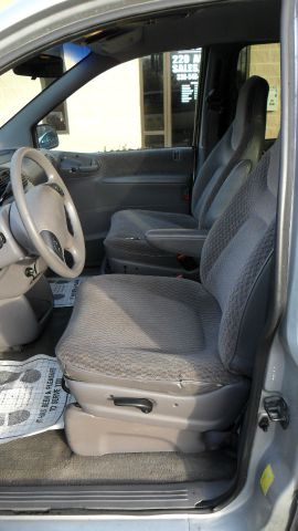 Dodge Grand Caravan 2000 photo 1