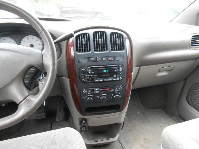 Dodge Grand Caravan 2001 photo 2