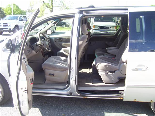 Dodge Grand Caravan 2001 photo 3