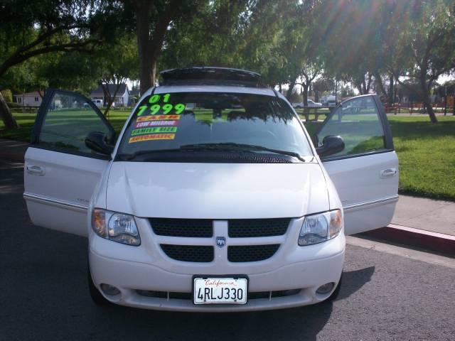 Dodge Grand Caravan 2001 photo 2