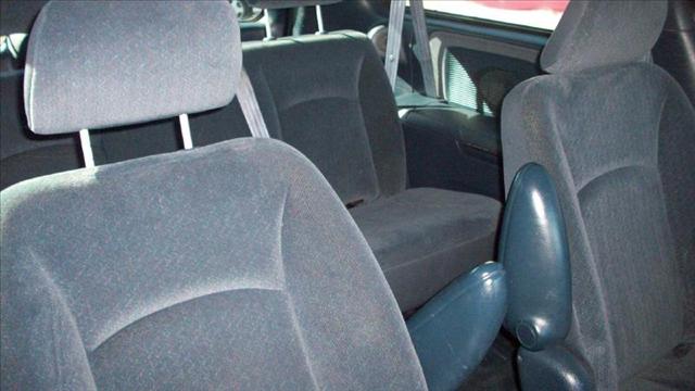 Dodge Grand Caravan 2001 photo 2