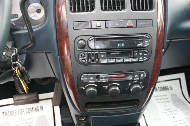 Dodge Grand Caravan 2001 photo 3