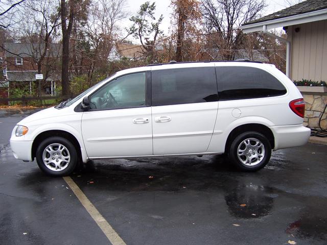 Dodge Grand Caravan 2002 photo 3