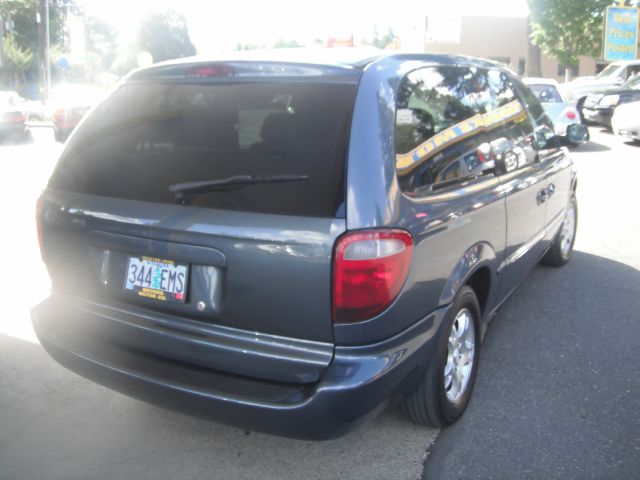 Dodge Grand Caravan 2002 photo 1