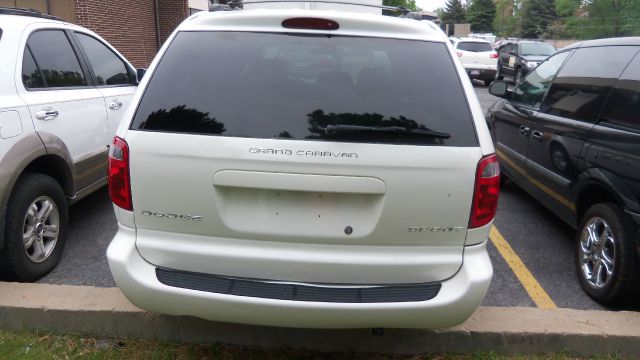 Dodge Grand Caravan 2002 photo 2