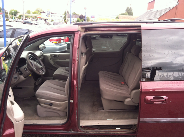 Dodge Grand Caravan 2002 photo 1