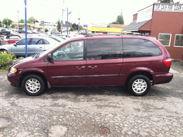 Dodge Grand Caravan 2002 photo 2