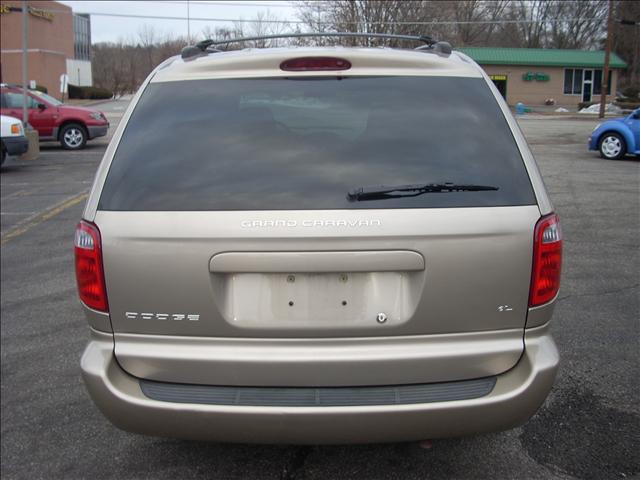 Dodge Grand Caravan 2002 photo 2