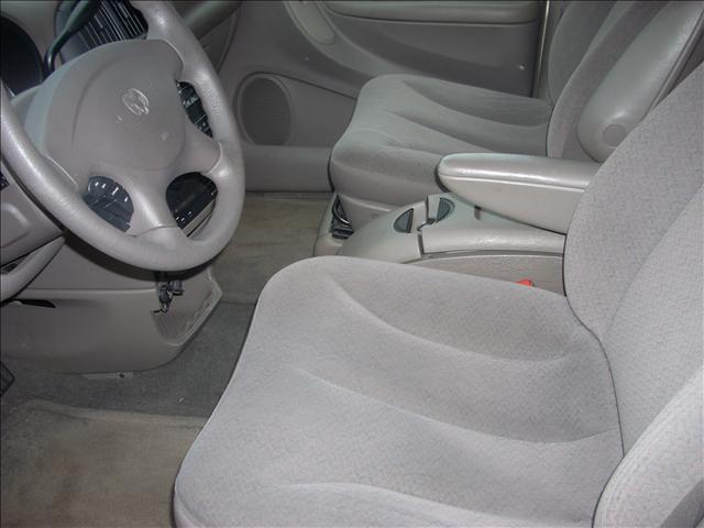 Dodge Grand Caravan 2002 photo 3