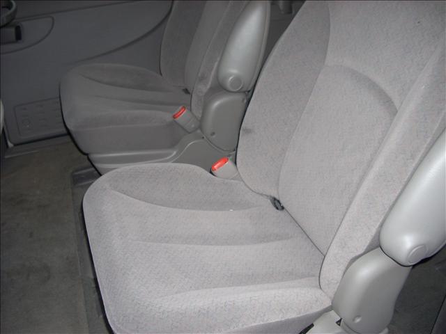 Dodge Grand Caravan 2002 photo 4